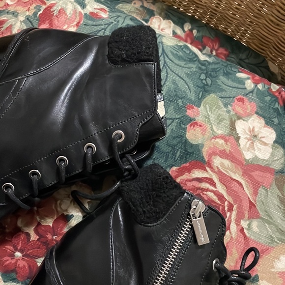 New without tags, Michael Kors booties size 10 - Picture 3 of 8